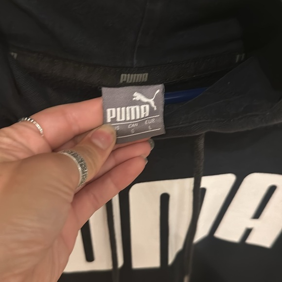 Puma sweater hoodie 🐈‍⬛ - Picture 2 of 2